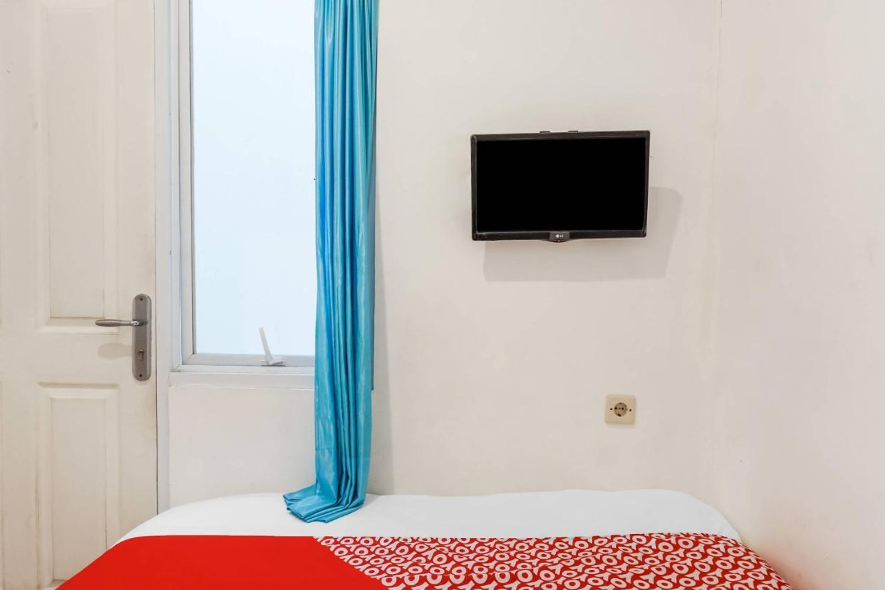 Super Oyo 91074 Stariez Senen Syariah Ξενοδοχείο Τζακάρτα Εξωτερικό φωτογραφία
