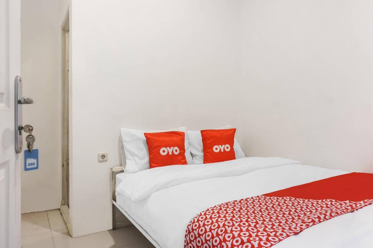 Super Oyo 91074 Stariez Senen Syariah Ξενοδοχείο Τζακάρτα Εξωτερικό φωτογραφία